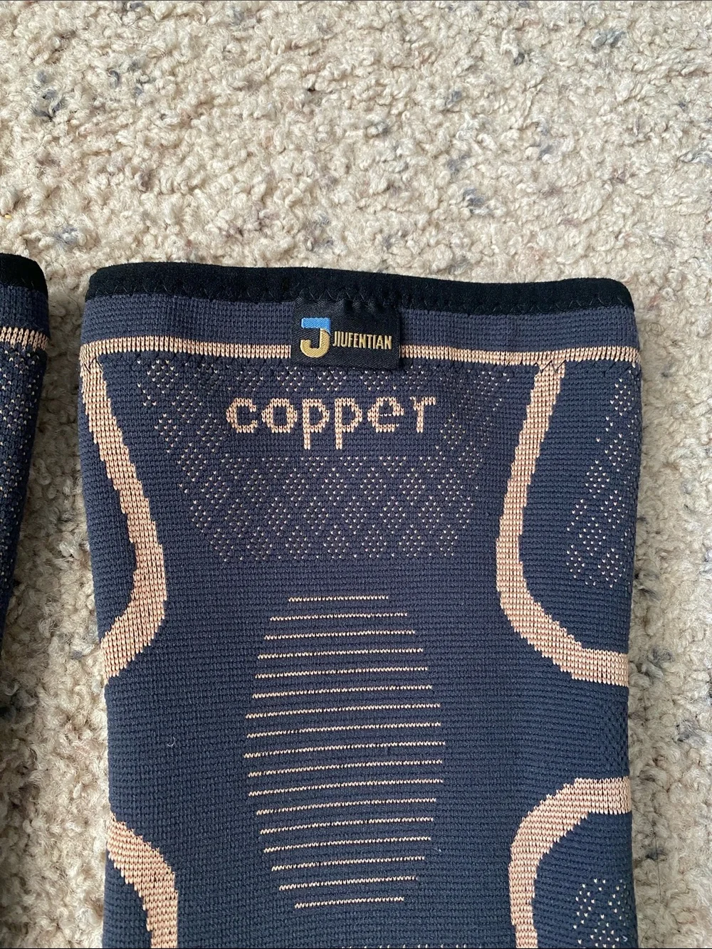 Unisex Copper Compression Knee Braces/Sleeves - Picture 3 of 11